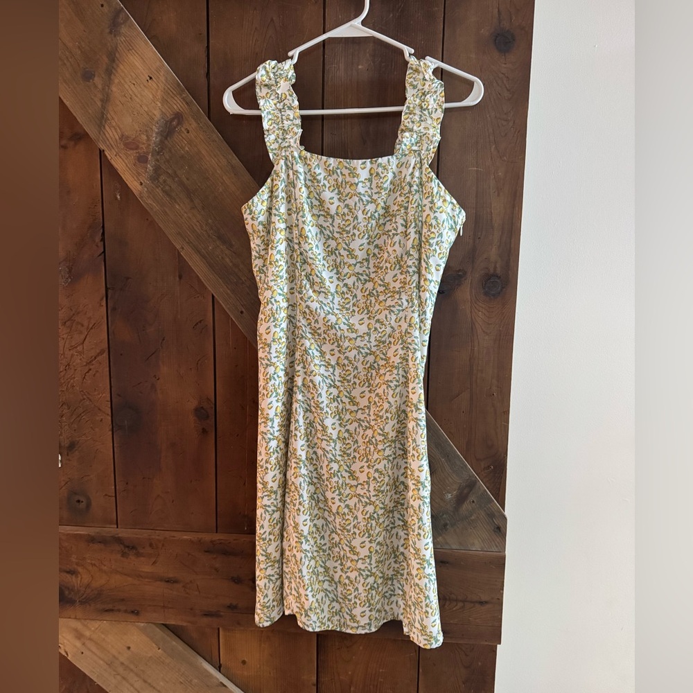 Chic Floral Midi Dress 🍋